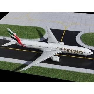  Gemini Jets Emirates B777 300ER 1400 Scale Toys & Games