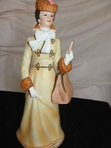Mrs Albee Avon President's Award 1981 Figurine