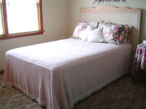 Vtg Chenille Morgan Jones Pink White Silver Thread Bedspread Full Queen Nice