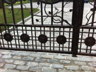 Beautiful Victorian Style Hand Made Iron Estate Monumental Driveway Gates CTG4