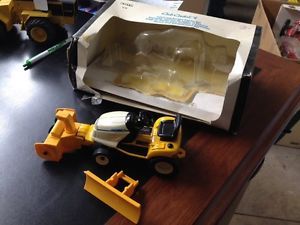Case IH Farm Toy Tractor Cub Cadet Lawn and Garden Set Ertl 1 16