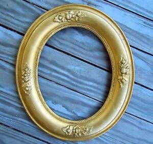 Antique Gold Oval Picture Frame Wood Gesso Oak Leaf Acorn Motif Victorian