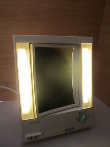 Vintage White Remington True to Light Makeup Mirror Outlet LM 7 Magnifying