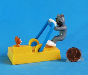 Tom and Jerry Cartoon Mouse Cat Diorama Toy Model w Movable Funny Mechanism A169