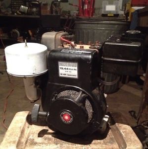 8HP Briggs Stratton Running Engine Horizontal 1