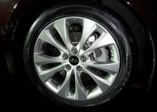 2012 Hyundai 5g azera Grandeur HG Genuine 17" 18" Wheel Center Caps 4P Set