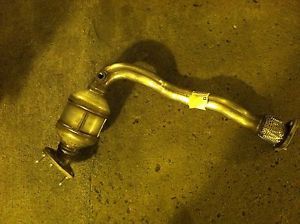 New GM Chevrolet Catalytic Converter Exhaust System Part Number 25808582