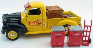 Ertl Coca Cola 1947 Dodge Pickup Truck w Accessories 1 24 Scale Diecast