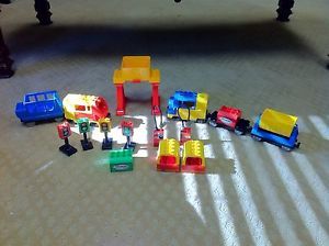 Lego Duplo Legoville Assorted Train Pieces 2 Battery Operated Engines