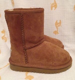 Authentic UGG Boots Classic Short Toddler Kids Size 8 Chestnut Uggs