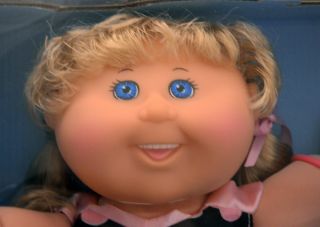 Cabbage Patch Kids Doll Layla Annie Light Blonde Hair Blue Eyes Teeth June 8th