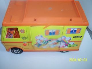 Barbie Glamour Camper - Exclusive Set with 4 Dolls