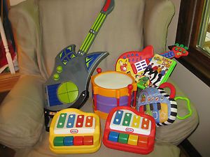 The Wiggles Guitar VHS Dance Party Kids Instruments Lot Pianos Drum Guitars