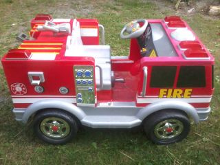Huge Kidtrax Toys Red Fire Truck Electric Ride on Kids Toy Car 12 Volt Battery