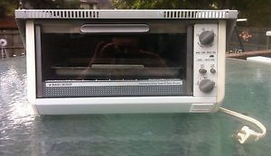 Black & Decker Home Convection 1500 Watts Toaster Oven TRO4075 on PopScreen