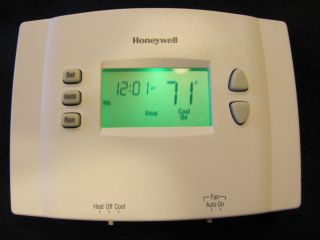 Honeywell 7 Day Programmable Thermostat Model RTH2510B 1