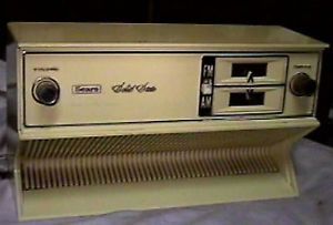 Vintage  Silvertone Solid State Am FM Radio '60'S