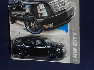 Hot Wheels 2013 HW City Street Power '07 Cadillac Escalade Black w Chrome Grille