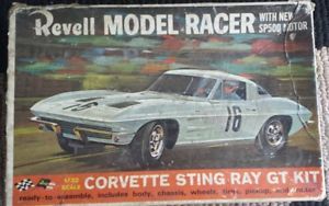 Revell Model Racer 1 32 Scale Slot Car Model Corvette Sting Ray GT Kit Parts 60s