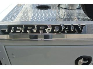 Isuzu NQR Crew Cab Tow Truck Jerrdan Wrecker Repo Car Loader Wheel Lift NRR NPR