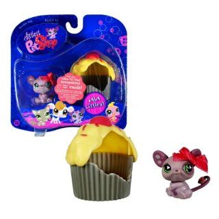 Hasbro Year 2007 Littlest Pet Shop Portable Pets "Littlest" Series Collectible Bobble Head Pet Figure Set # 464   Purple Baby Mouse with Pink Bow and Cupcake Shaped Cozy Carrier (63636) Toys & Games