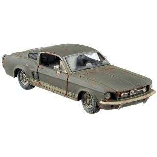   Volkswagen 1600 Fastback Old Friends Weathered 124 Diecast Car Model